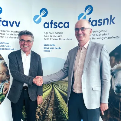 Herman Diricks (links) van het FAVV en Johan Hallaert van Fevia (rechts) Herman Diricks van het FAVV (links) en Johan Hallaert van Fevia (rechts)