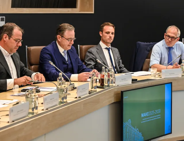 Fevia aan tafel bij start van interfederaal industrieforum MAKE 2025-2030